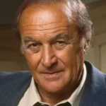 Robert Loggia
